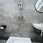 Apartment Charming Attic Retreat With Sloped Roof Böblingen