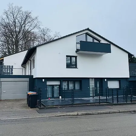 Apartman Charming Attic Retreat With Sloped Roof Böblingen