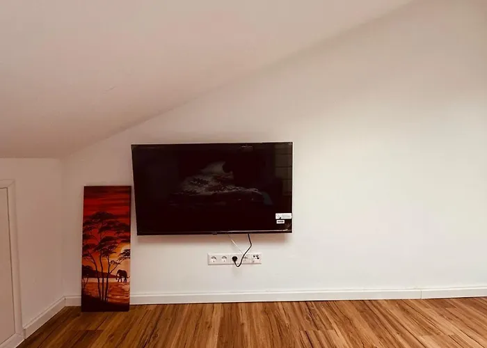 Charming Attic Retreat With Sloped Roof Apartamento