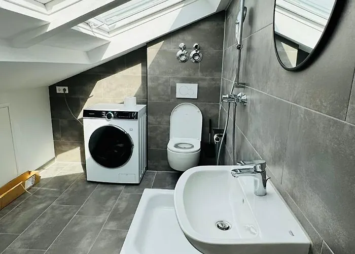 Apartamento Charming Attic Retreat With Sloped Roof Böblingen