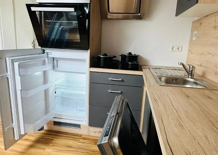 Apartamento Charming Attic Retreat With Sloped Roof