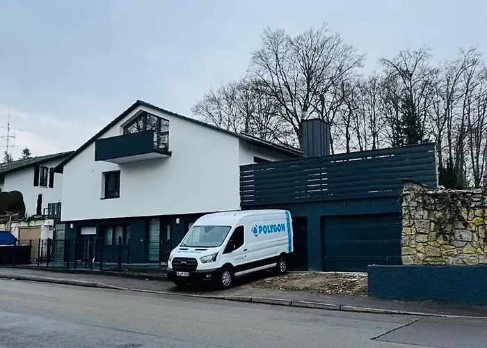 Charming Attic Retreat With Sloped Roof Apartamento